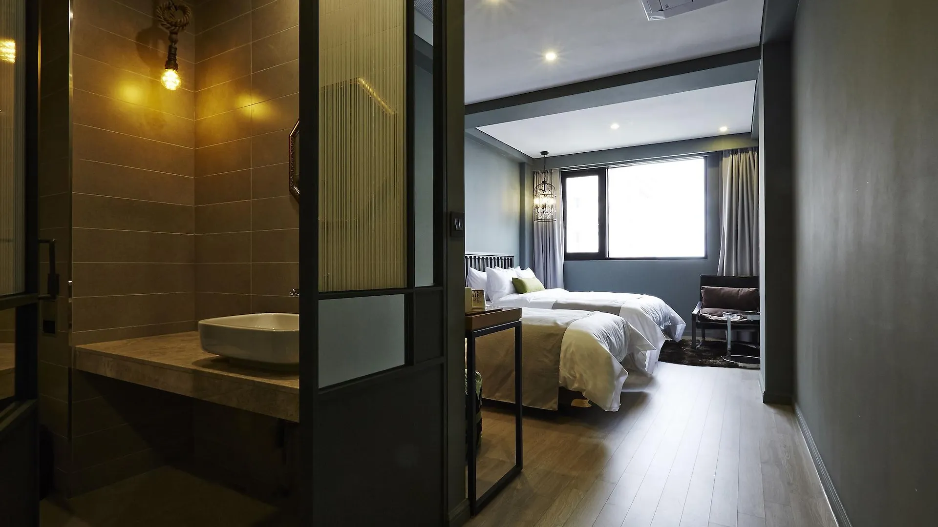 Urban Island Hotel Jeju 4*,